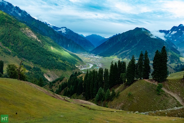 sonamarg-valley-as-seen-during-climb