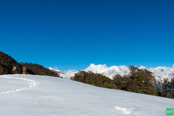 trishul-and-mrigthuni-peaks