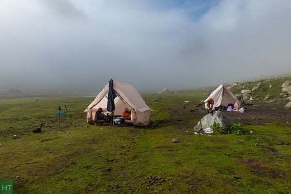 foggy-weather-is-common-in-monsoon-treks