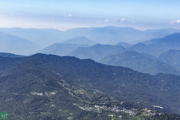 sikkim-valleys-from-maenam-trail