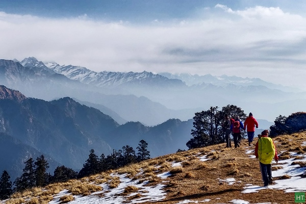 bagji-bugiyal-trek-ideal-for-beginners-friends-familes