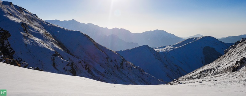 white-mountain-ridges-in-winter
