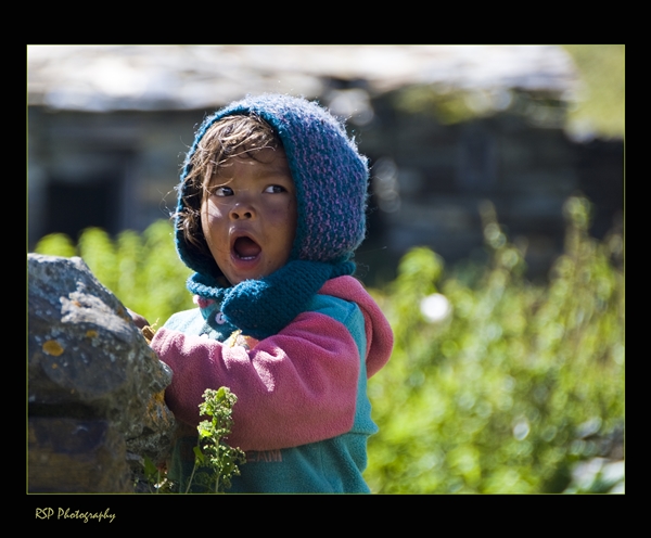 kids-in-village-enroute-milam