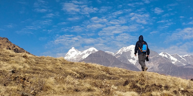 walking-towards-ali-bugyal