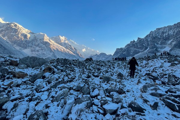 a-morning-view-of-peaks-during-summer-in-sikkim