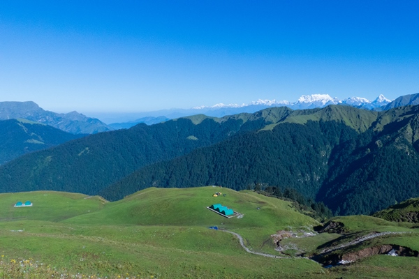 clear-skies-after-monsoon-during-trekking-in-september