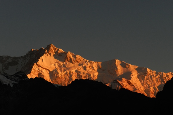 kanchenjungha-during-sunrise