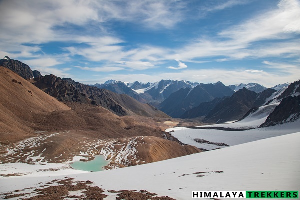 glaciers-snow-bound-pass-in-kazakhstan